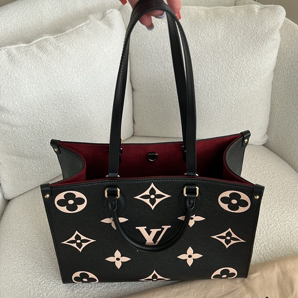 NEW Louis Vuitton OnTheGo MM - Picture 6 of 11